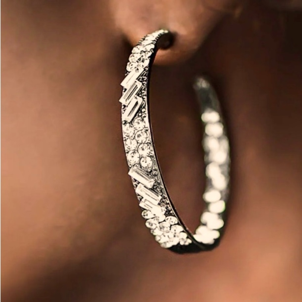 Beautiful white Rhinestone post back hoops Earrings NWT “Glitzy” set in gunmetal